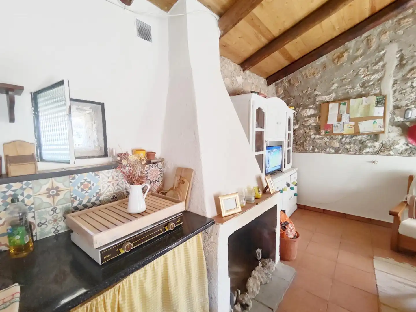 Cocina de Finca rústica en venta en Castellet i la Gornal con Jardín privado