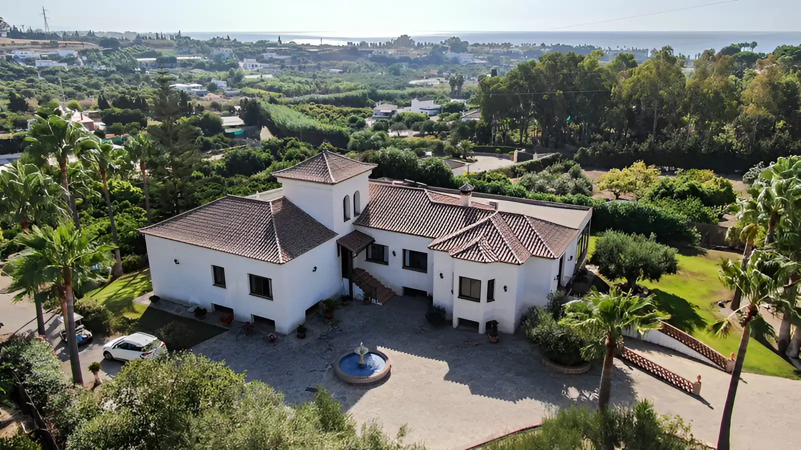 House with pool for sale in Estepona Pueblo, imagen 3