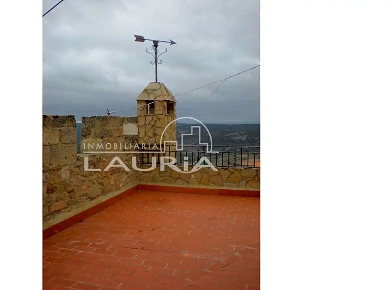 Terrace of Houses for sale in Alpuente  with Air Conditioner and Terrace