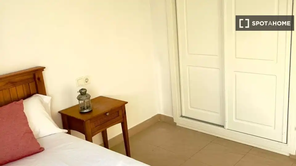 Habitació a Les Bovetes - La Felicidad