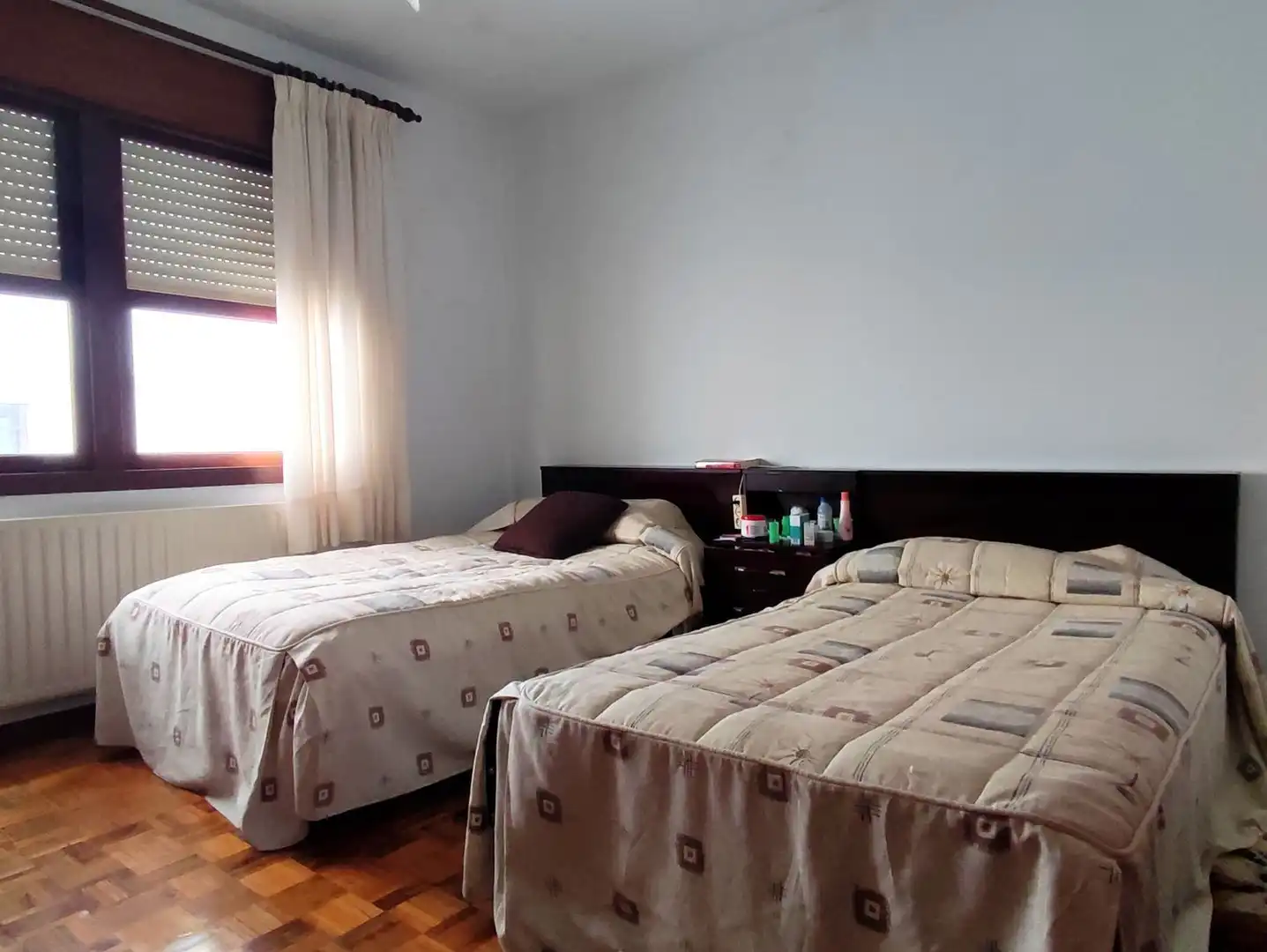 Dormitori de Casa o xalet en venda en Carral amb Jardí privat, Terrassa i Moblat