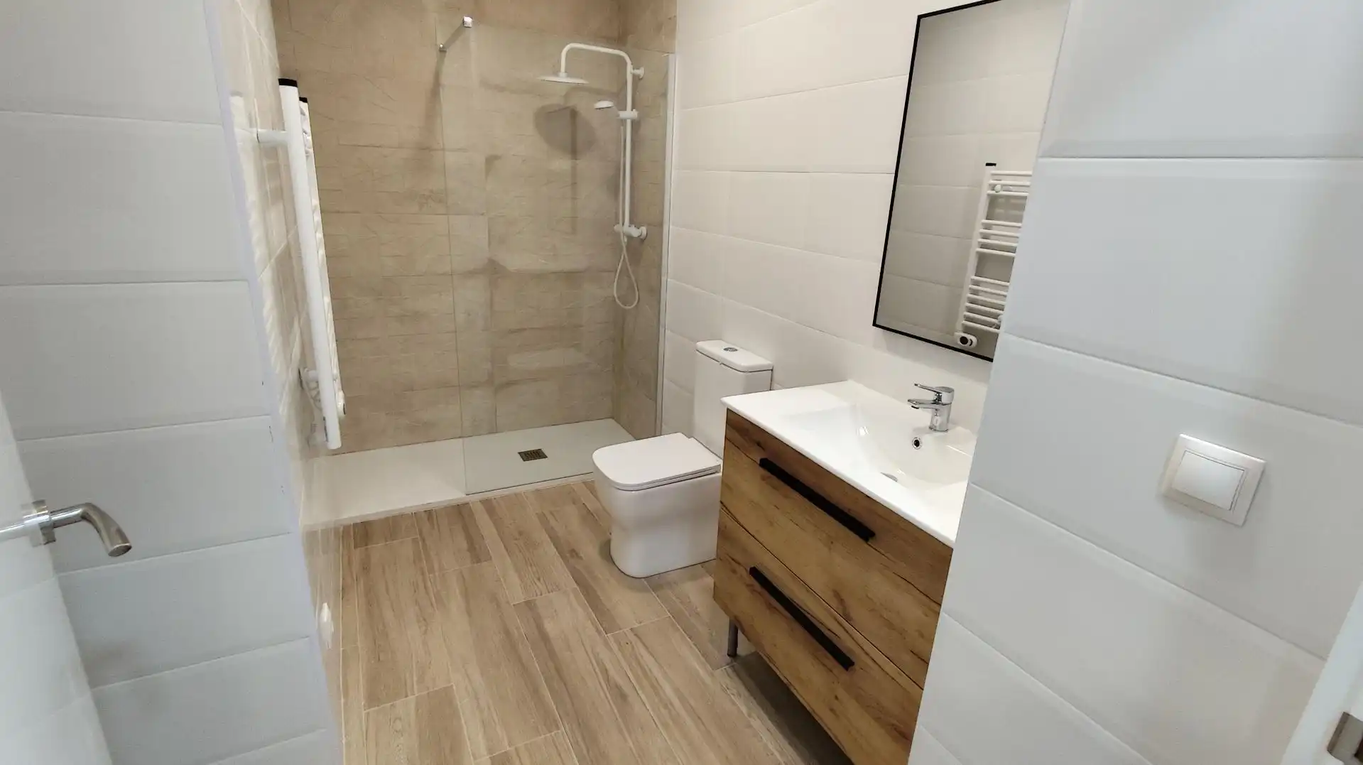 Bathroom of Flat for sale in Barakaldo   with Heating