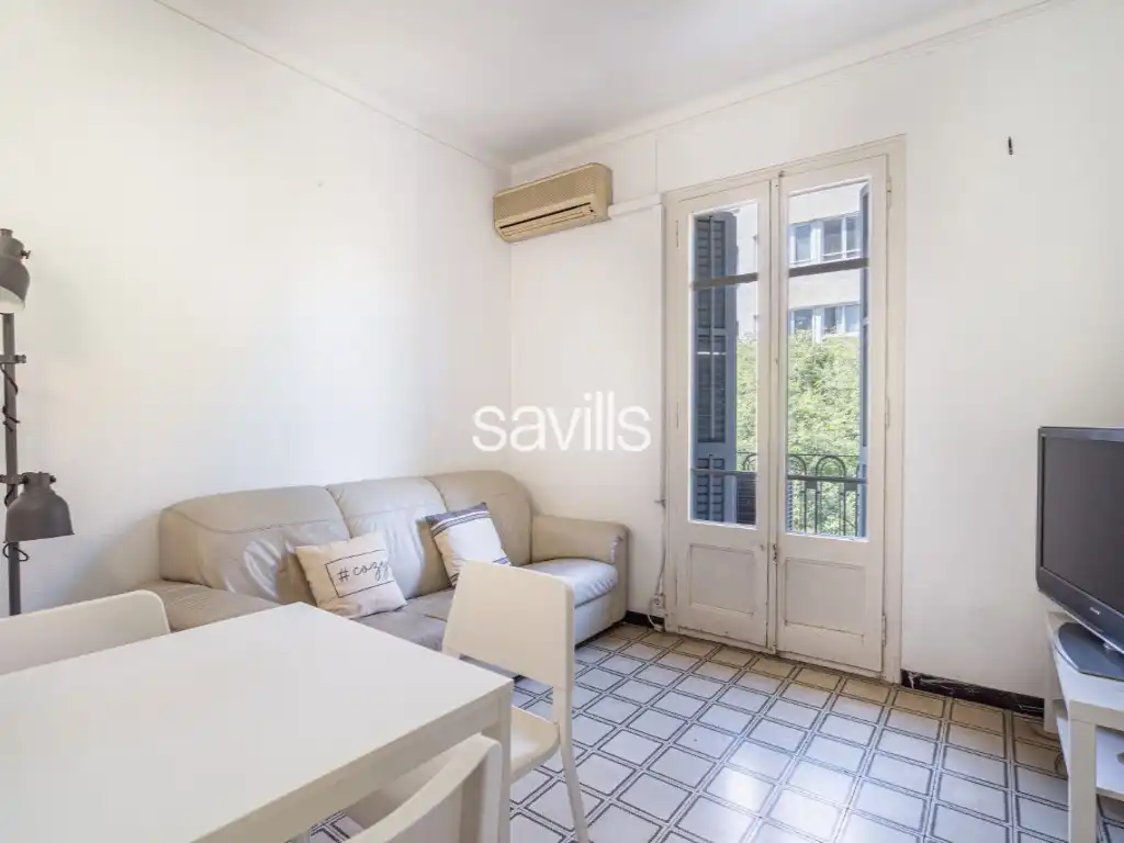 Dormitori de Apartament en venda en Barcelona amb Aire condicionat, Terrassa i Balcó