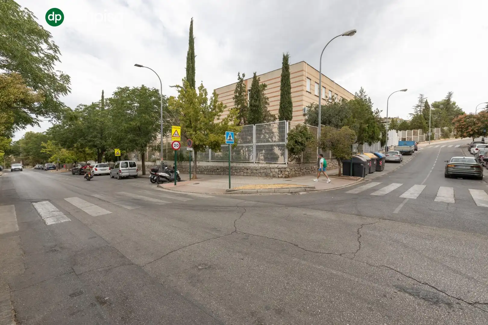 Vista exterior de Casa o chalet en venta en Granada con Calefacción, Terraza y Trastero