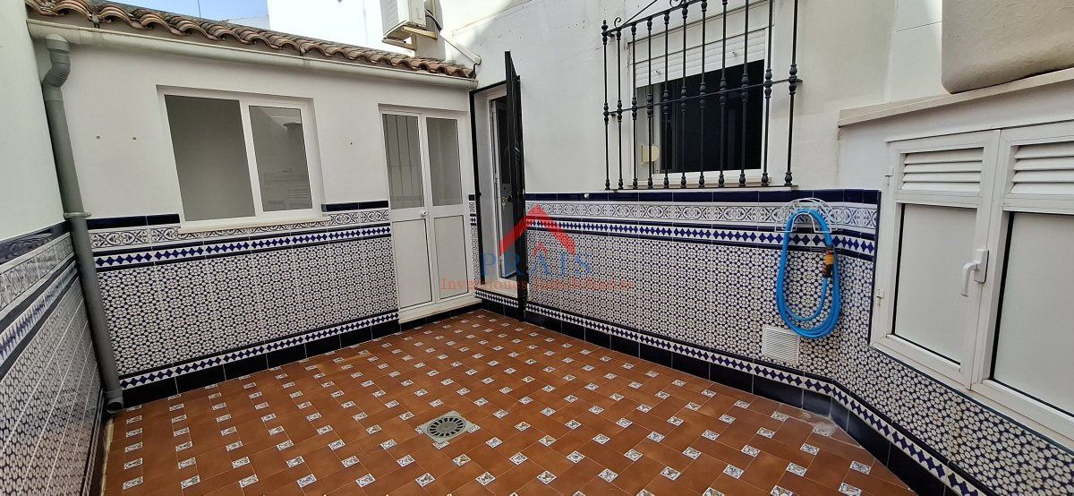 Terrace of Single-family semi-detached for sale in Utrera  with Air Conditioner