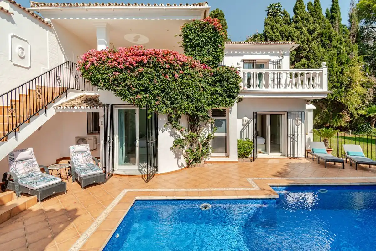 Exterior view of Houses for rent in Marbella