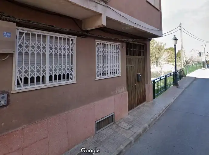 Local commercial à vendre à Av Puente