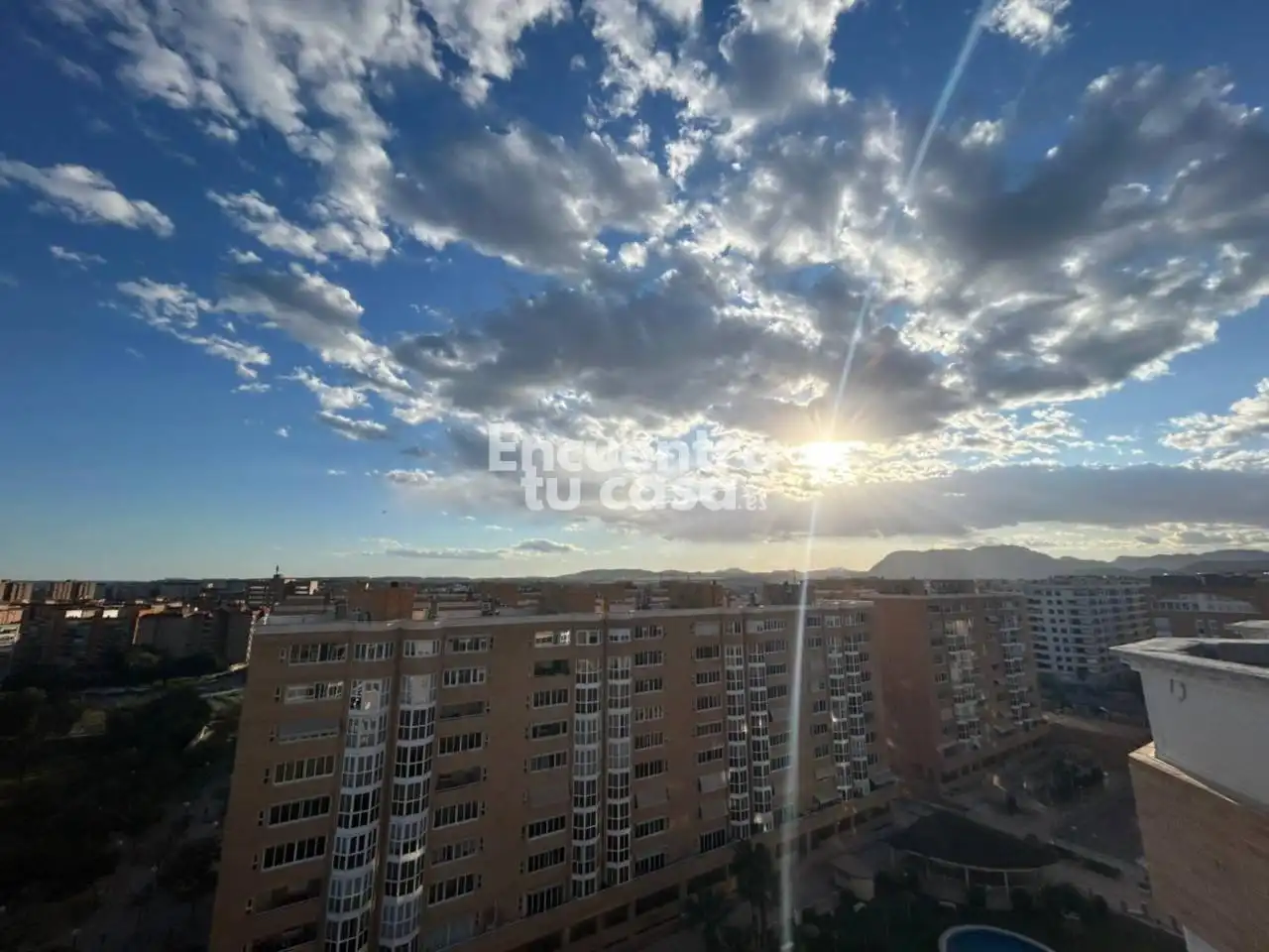 Vista exterior de Pis en venda en Alicante / Alacant amb Terrassa, Traster i Piscina comunitària
