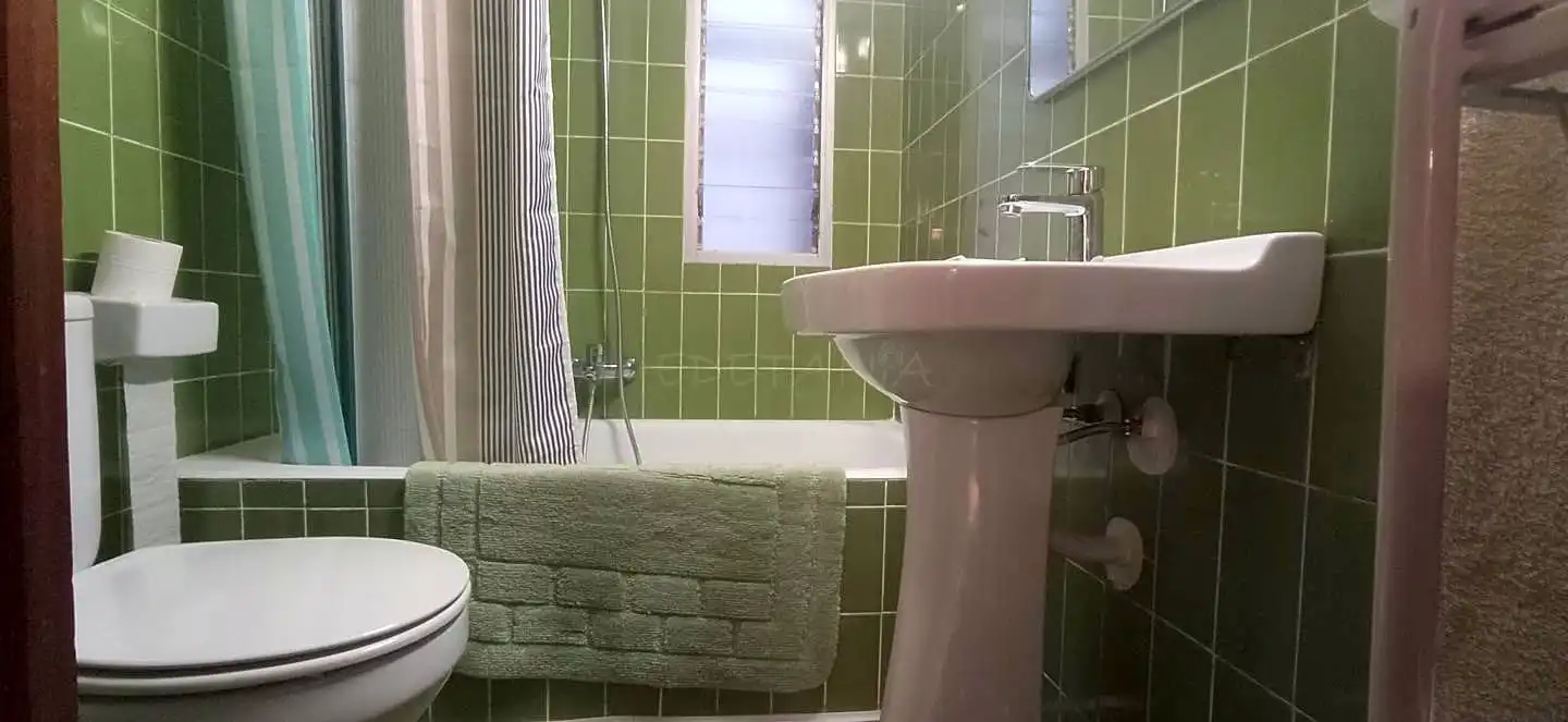Baño de Apartamento de alquiler en Moncada con Aire acondicionado, Terraza y Amueblado