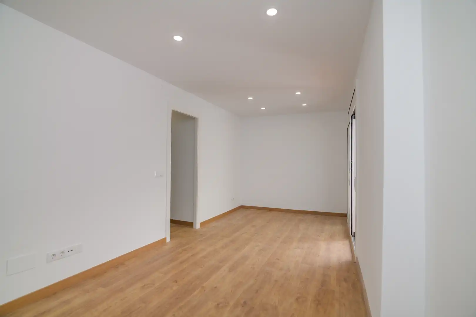 Flat with terrace for sale in Marianao, imagen 3