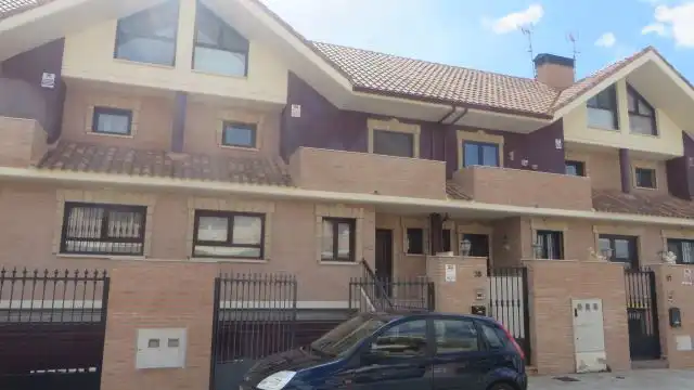 Exterior view of Detached homes for sale in Yuncos  with Balcony