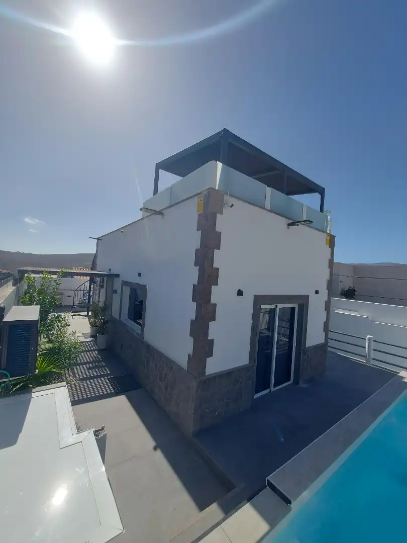Vista exterior de Casa o chalet en venta en San Bartolomé de Tirajana con Aire acondicionado, Jardín privado y Terraza
