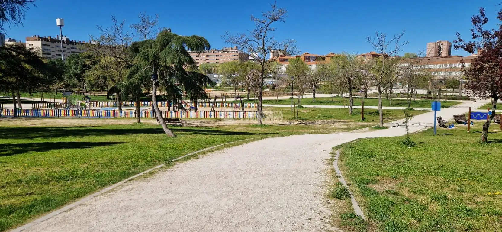 Vista exterior de Pis en venda en Madrid amb Terrassa i Balcó