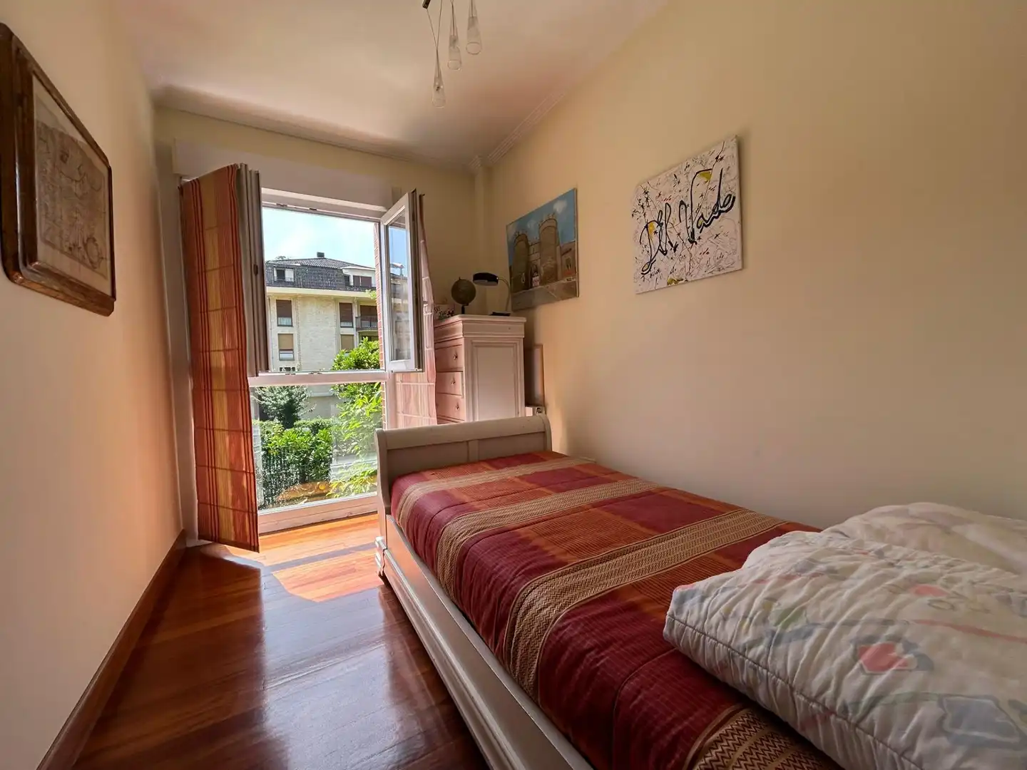 Habitación de Casa adosada en venta en Artziniega con Calefacción, Jardín privado y Terraza