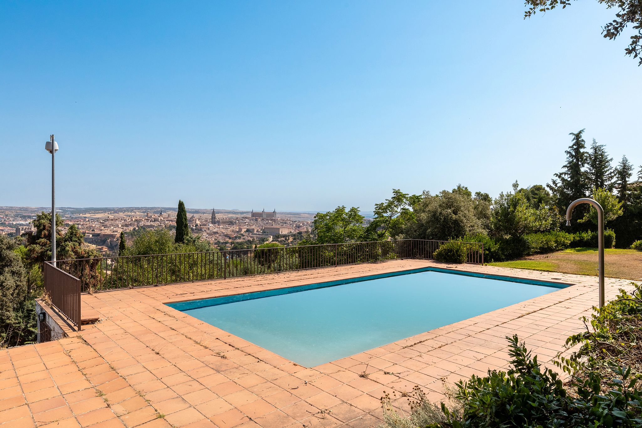 Piscina de Casa o xalet en venda en  Toledo Capital amb Terrassa i Traster