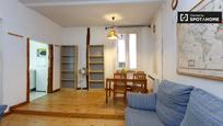 Living room of Flat to rent in  Madrid Capital  with Air Conditioner, Heating and Furnished