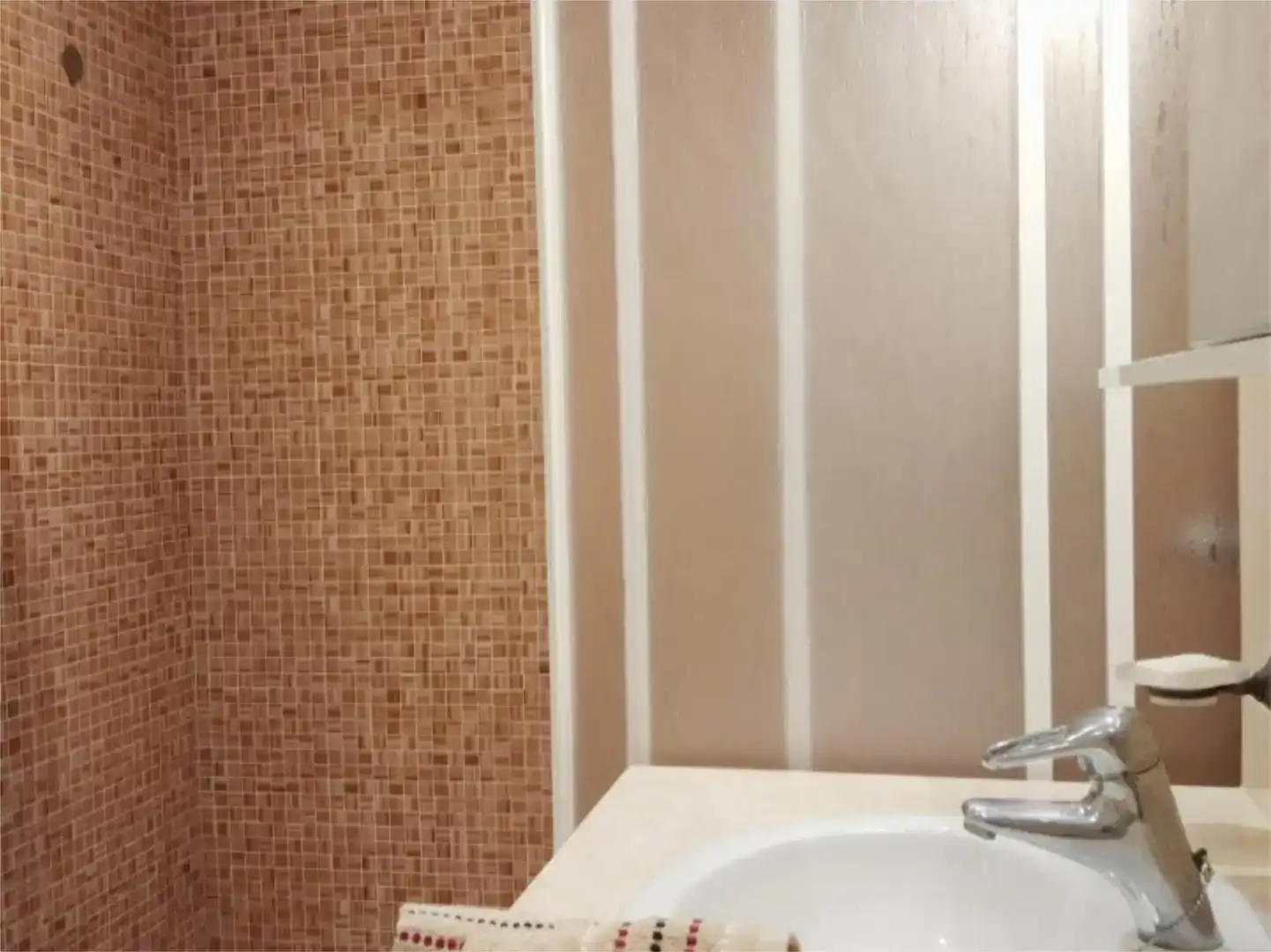Badezimmer von Dachboden zur Miete in Torremolinos mit Klimaanlage, Privatgarten und Schwimmbad