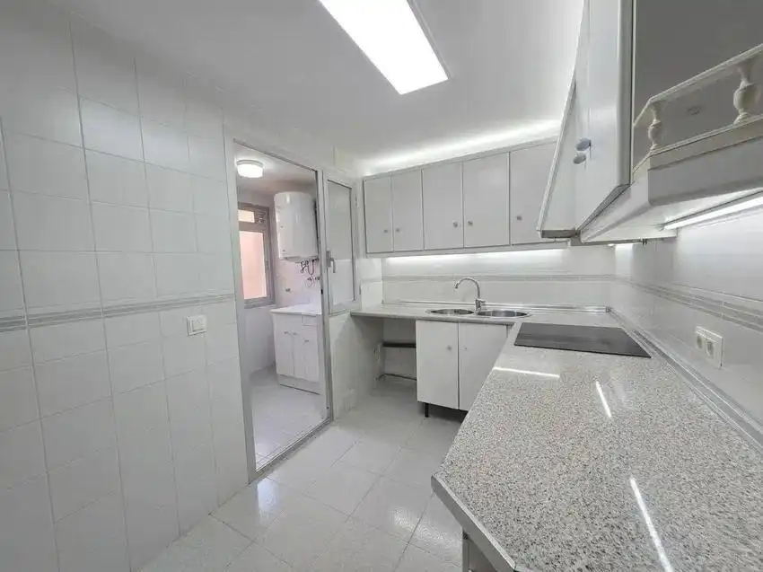 Cuina de Apartament en venda en Rincón de la Victoria amb Terrassa, Balcó i Piscina comunitària
