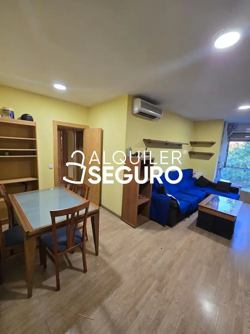 Schlafzimmer von Wohnung zur Miete in Latina