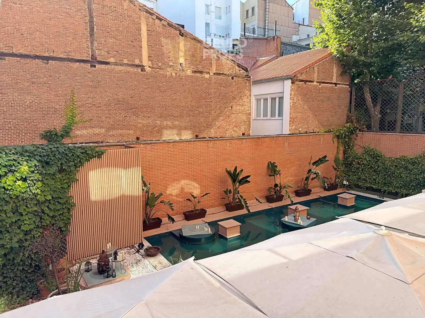 Piscina de Apartamento en venta en Madrid con Calefacción y Amueblado