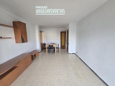 Piso con balcón en venta en Ponent - Set Camins