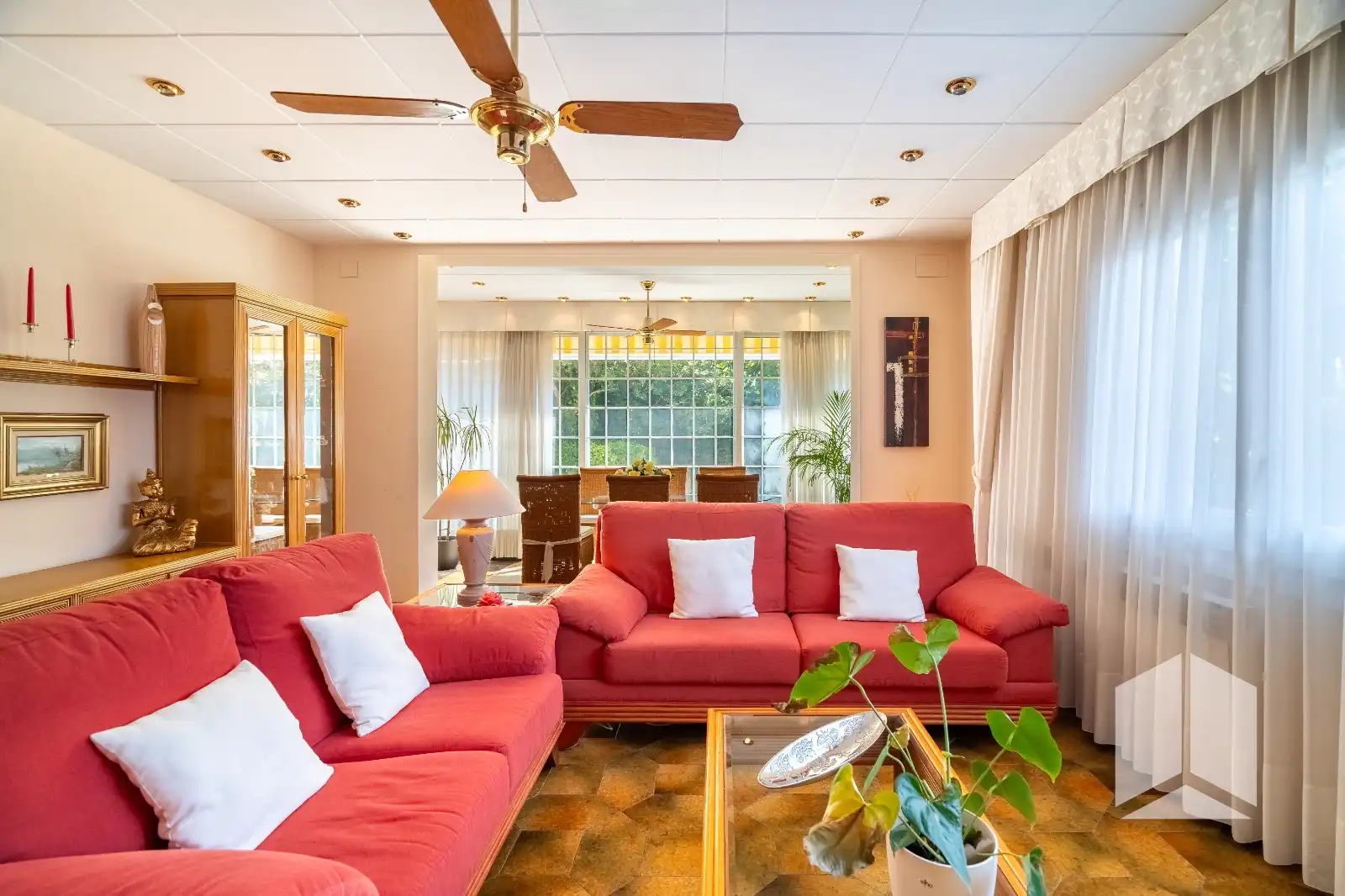 Sala d'estar de Casa o xalet en venda en Castelldefels amb Terrassa, Piscina i Balcó
