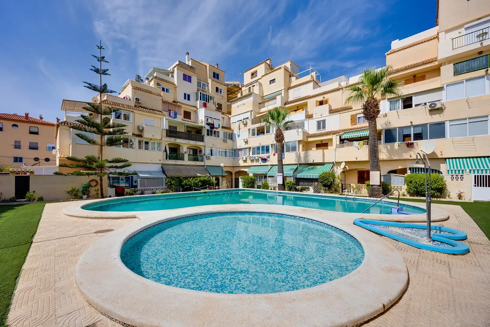 Swimming pool of Apartments for sale in Torrevieja  with Air Conditioner, Balcony and Community pool
