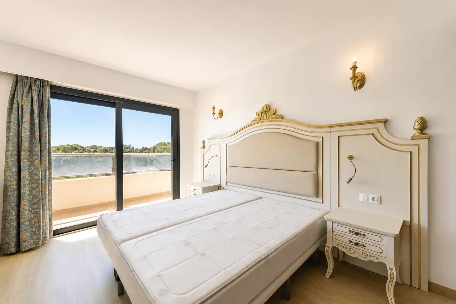 Bedroom of Apartments for rent in Manacor  with Air Conditioner and Balcony