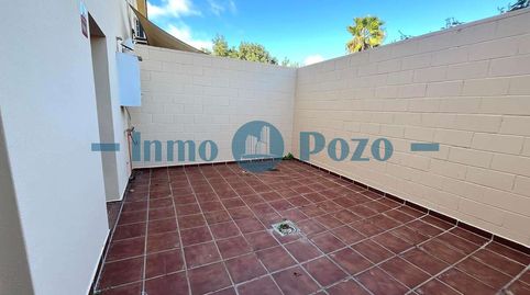 Dúplex amplio en zona residencial por solo 139.900! 4 habitaciones  2 baños  Garaje  2 patios  100m útiles, imagen 2
