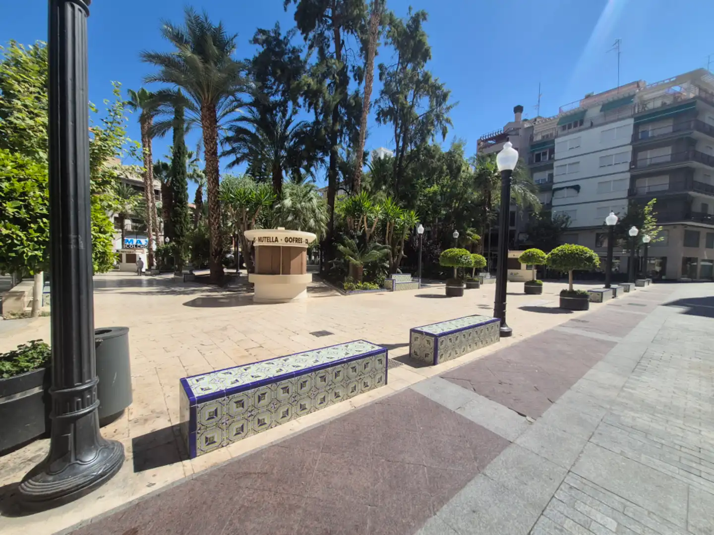 Vista exterior de Piso en venta en Elche / Elx con Aire acondicionado, Calefacción y Trastero
