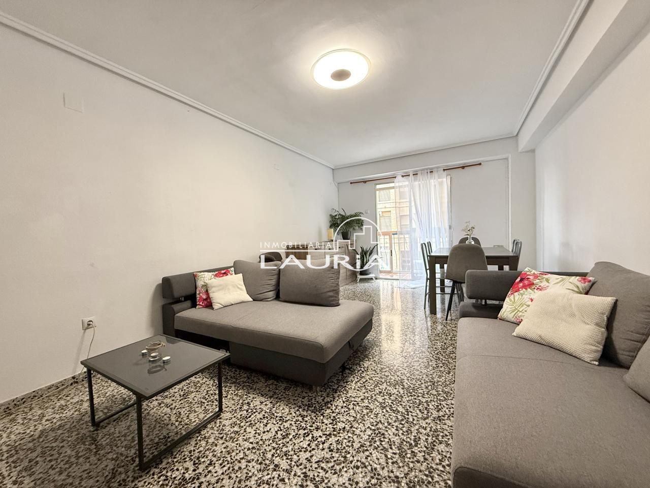 Sala d'estar de Pis en venda en  Valencia Capital amb Terrassa i Balcó