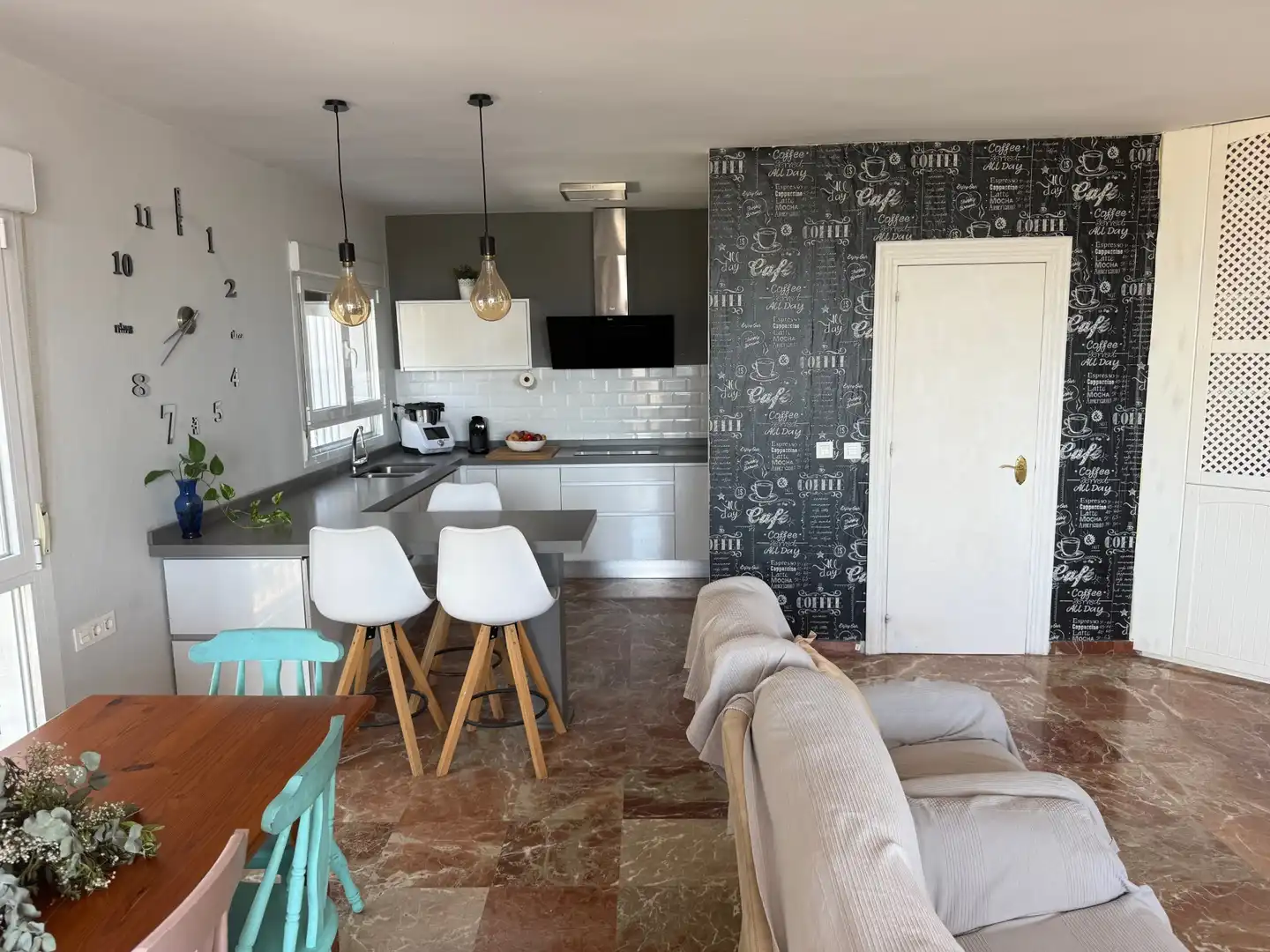 Cocina de Casa o chalet en venta en Almería con Aire acondicionado, Jardín privado y Terraza