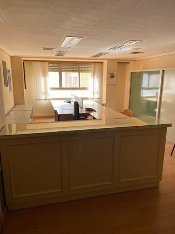 Oficina en Alquiler en Jesuitas