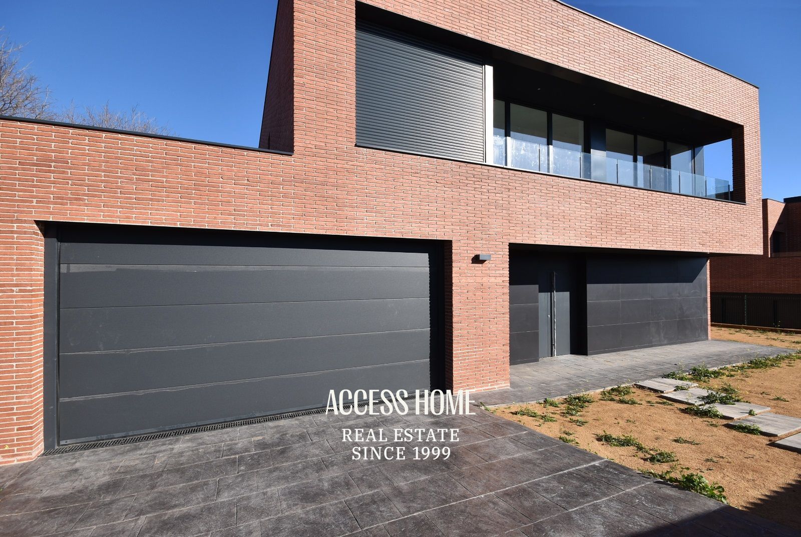 Vista exterior de Casa o xalet en venda en Mataró amb Aire condicionat, Calefacció i Terrassa