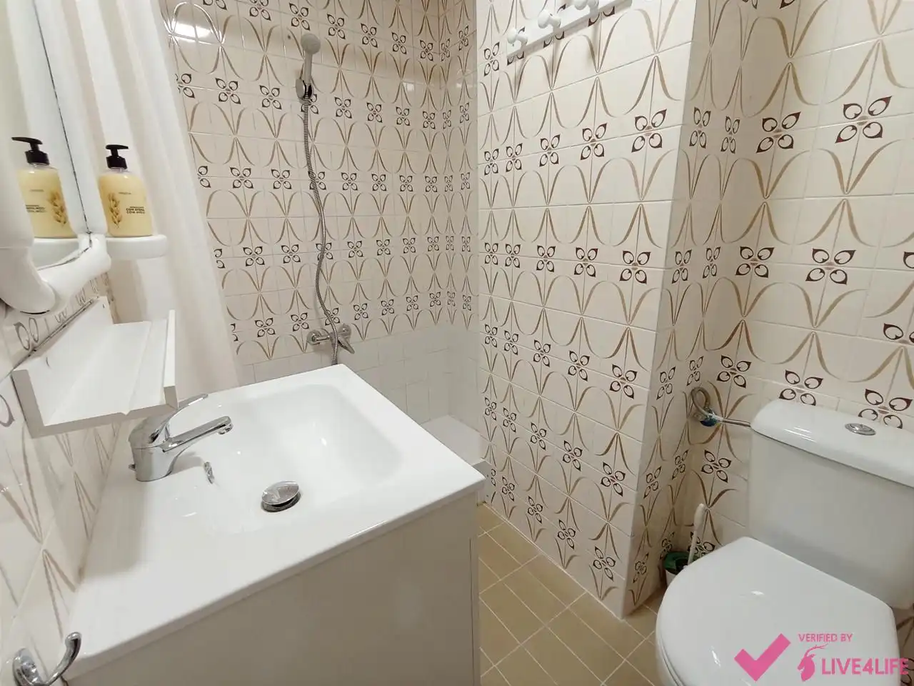 Baño de Piso de alquiler en Burjassot con Aire acondicionado, Terraza y Amueblado