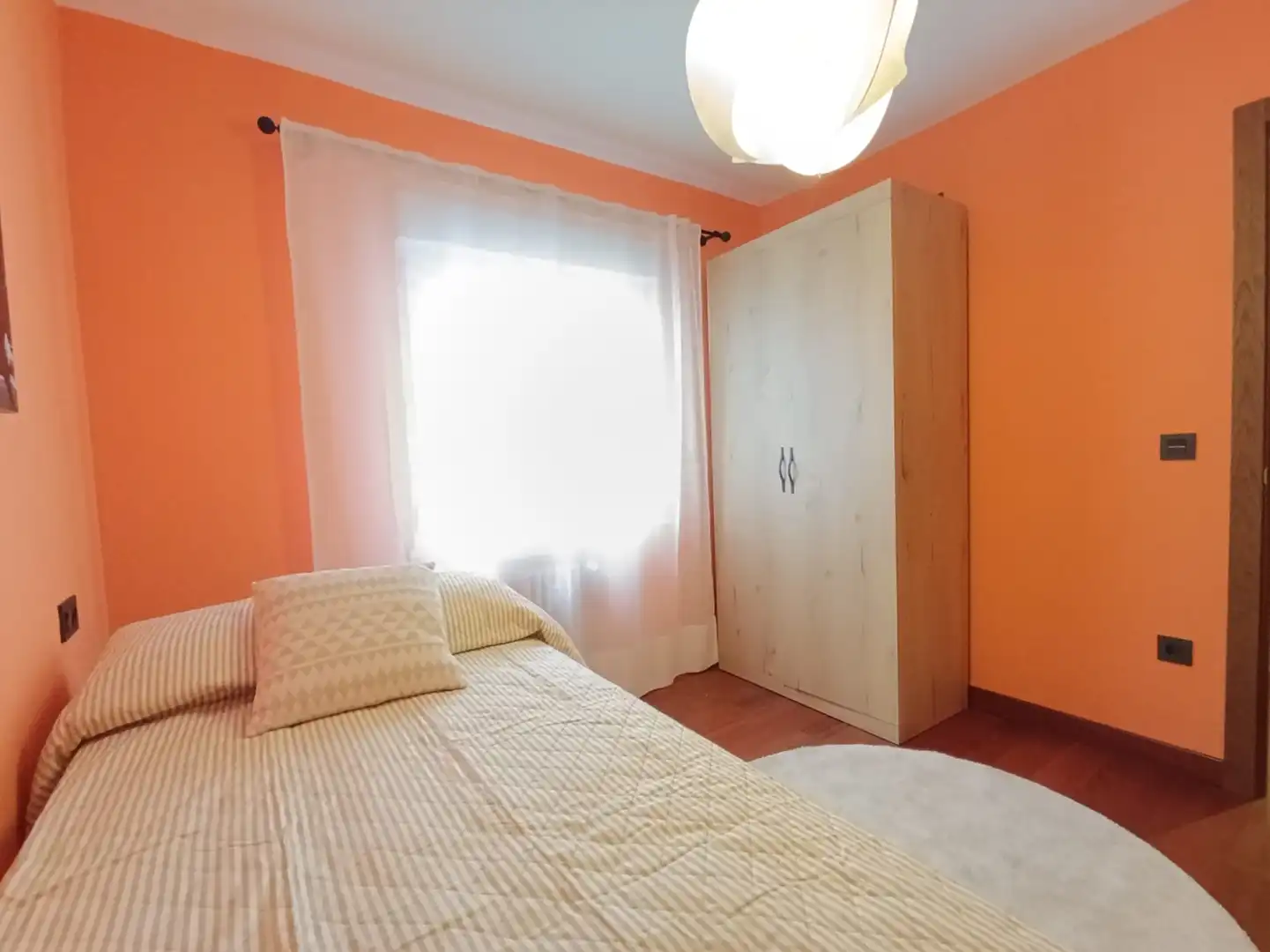 Habitación de Piso de alquiler en Oviedo  con Calefacción y Trastero
