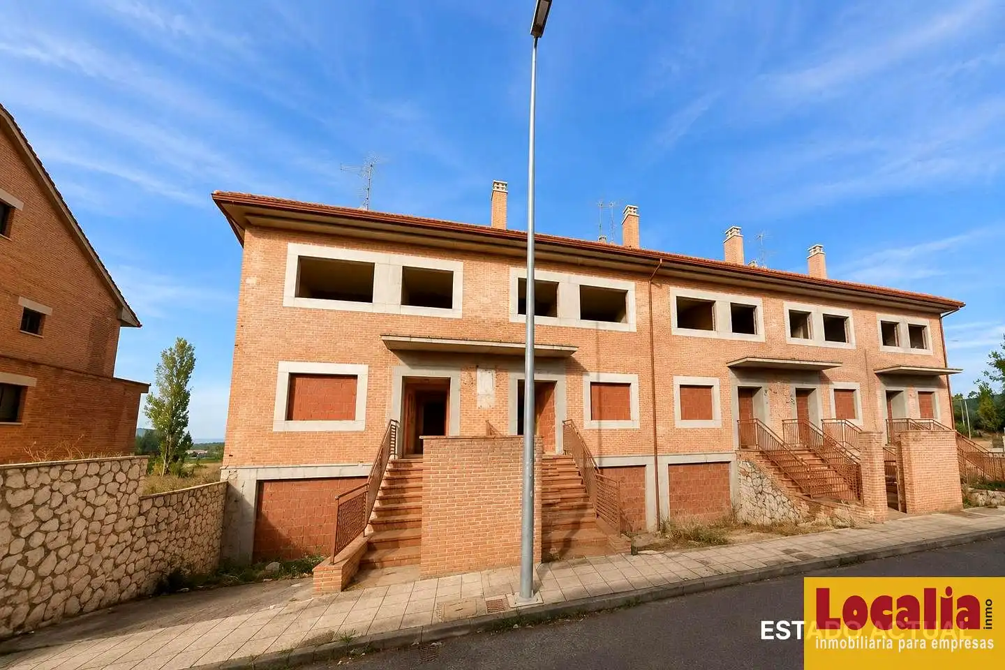 Vista exterior de Casa adosada en venta en Valdefresno con Jardín privado