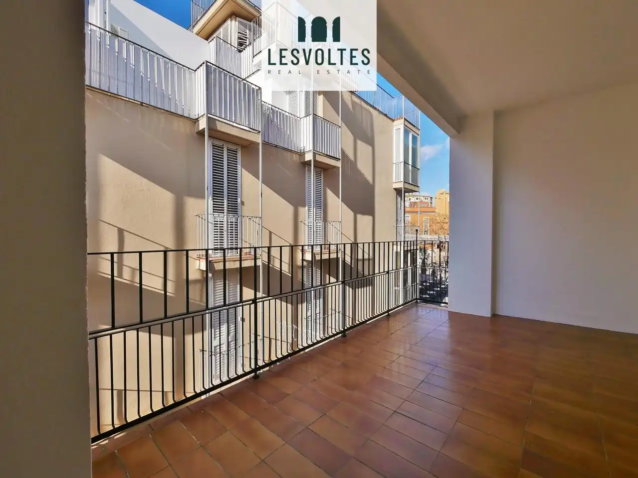Vista exterior de Pis en venda en Palafrugell amb Calefacció, Terrassa i Balcó