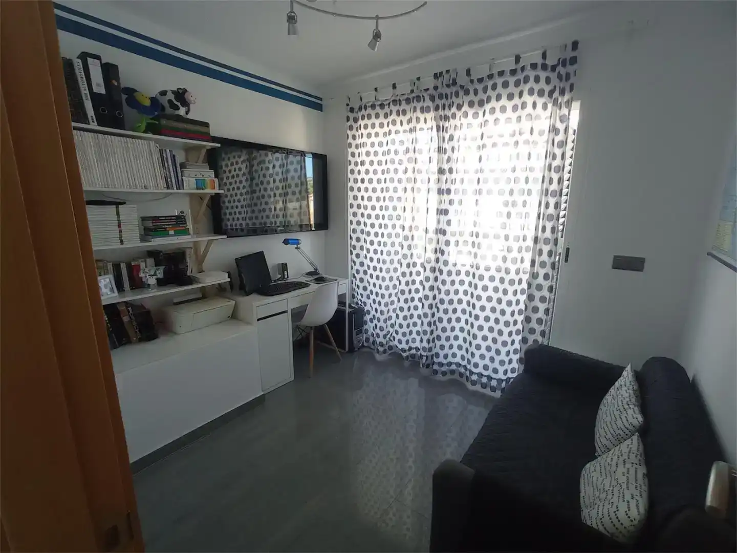 Sala d'estar de Casa adosada en venda en Alfarnate amb Jardí privat, Traster i Moblat