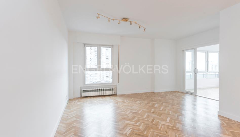 Foto 1 de Apartament en venda a Costillares, Madrid