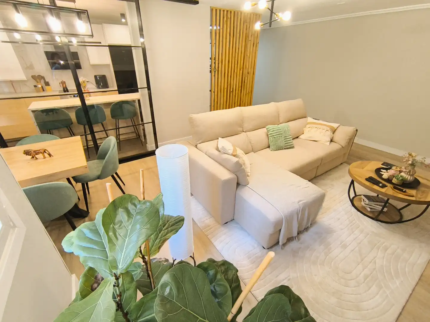 Sala d'estar de Pis en venda en Palencia amb Calefacció, Parquet i Moblat
