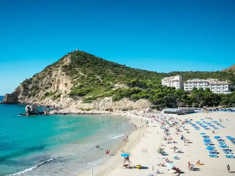 Vista exterior de Pis en venda en Finestrat amb Aire condicionat, Jardí privat i Piscina