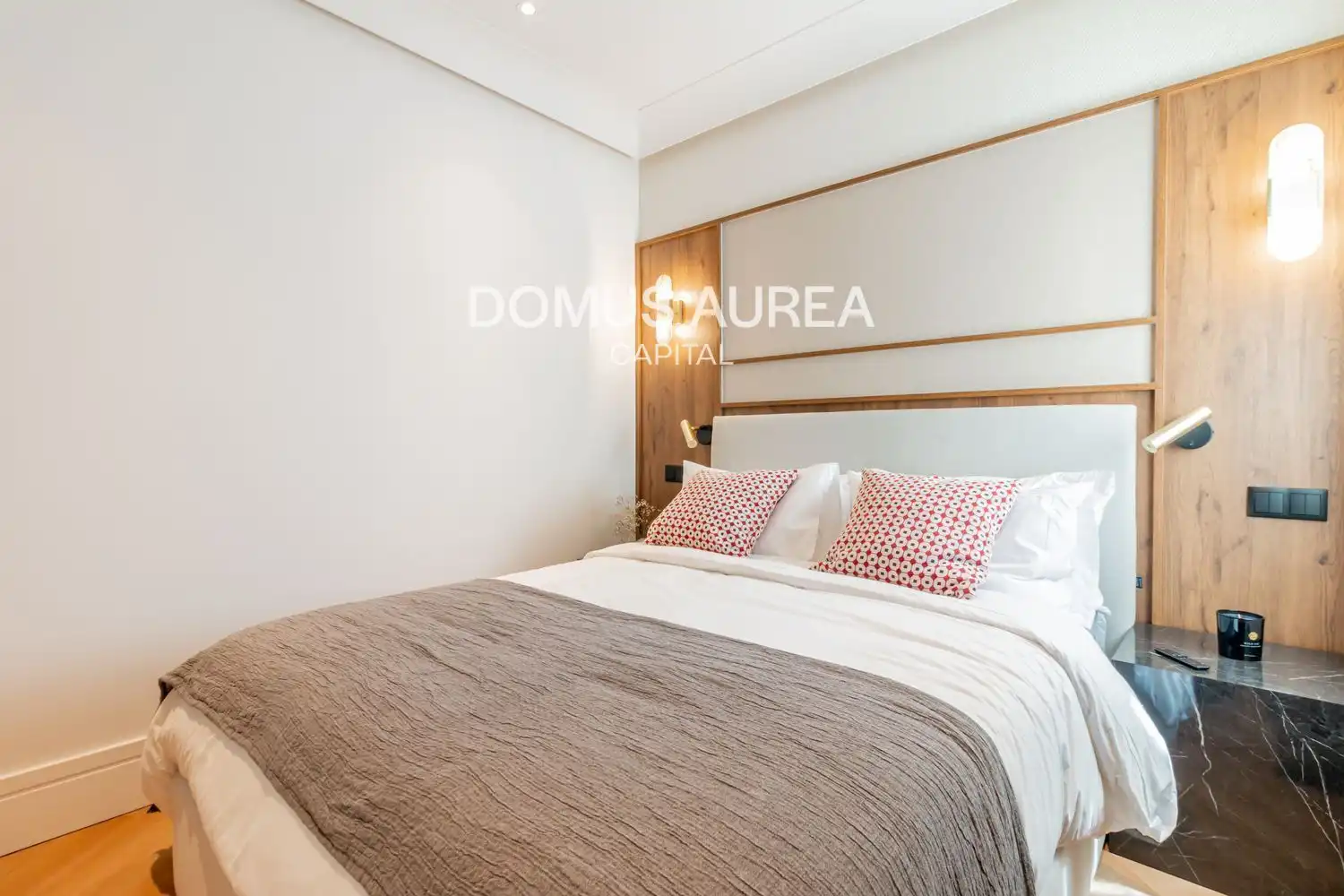 Bedroom of Attic for rent in Madrid  with Air Conditioner, Heating and Parquet flooring