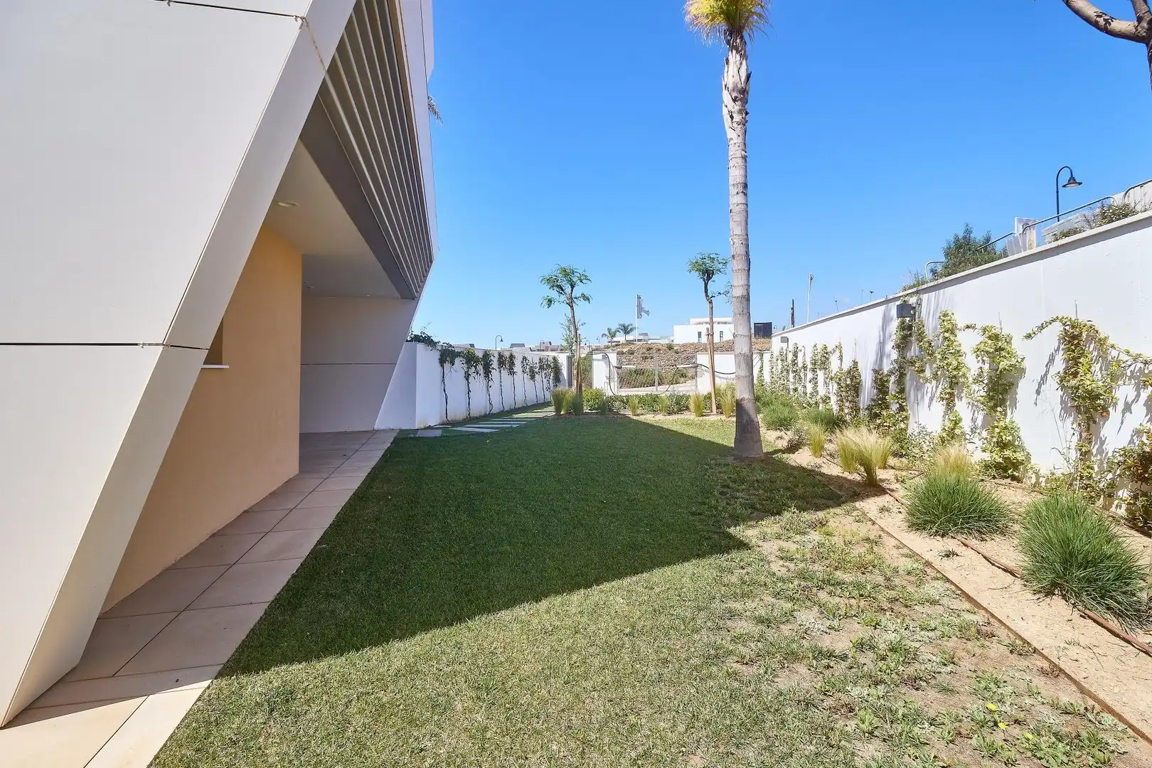 Casa adosada en venta en El Faro de Calaburra - Chaparral