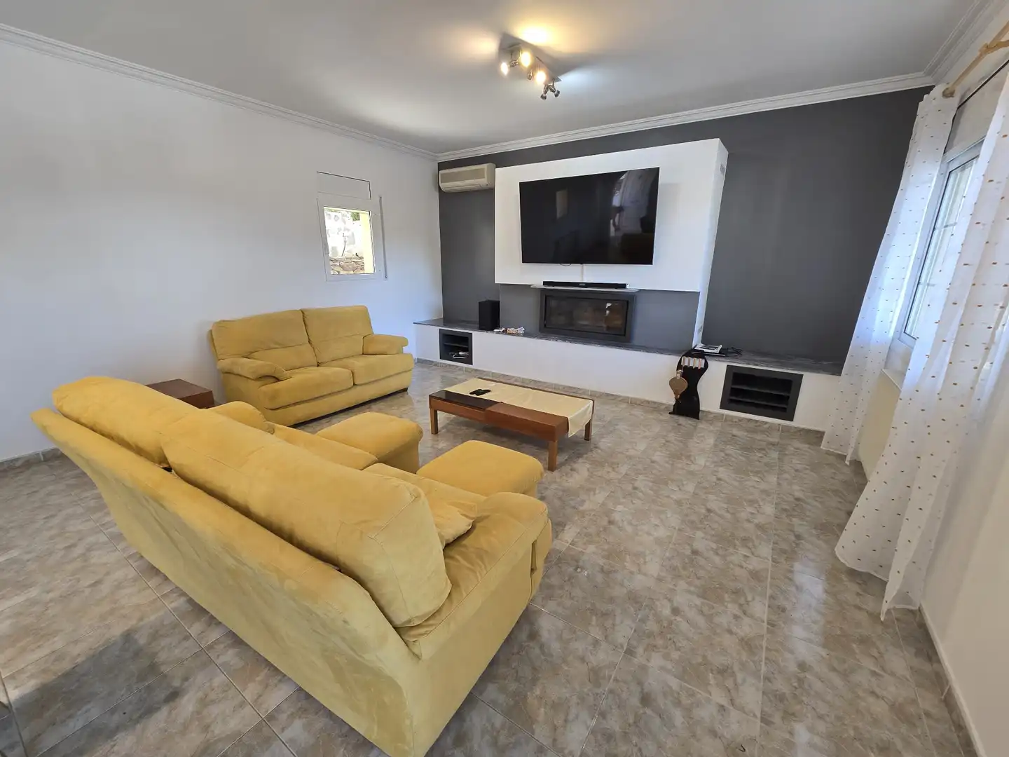 Living room of Houses for sale in Pau  with Air Conditioner, Heating and Private garden