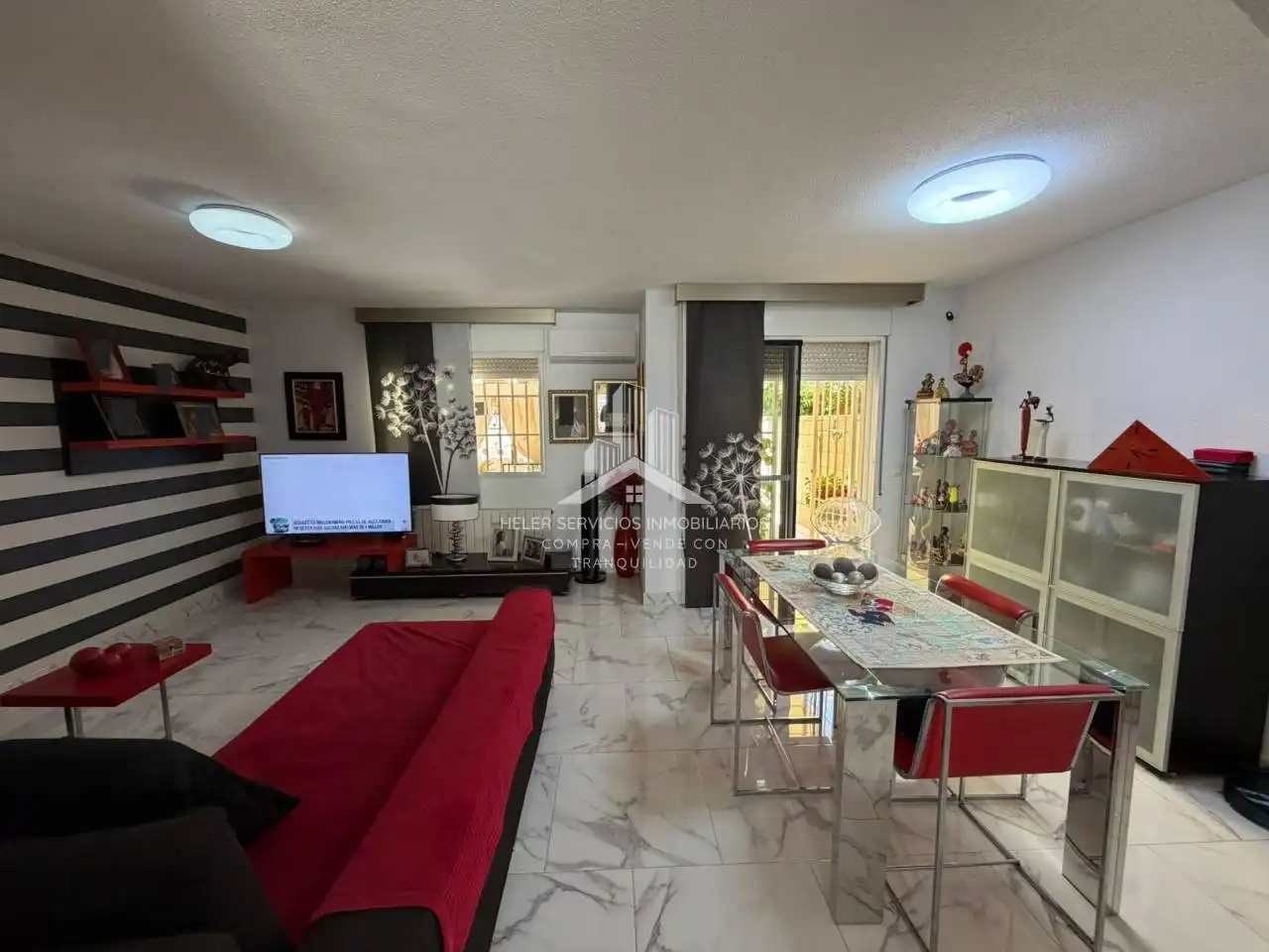 Adosado con piscina en venta en Calle Manuel Cubedo