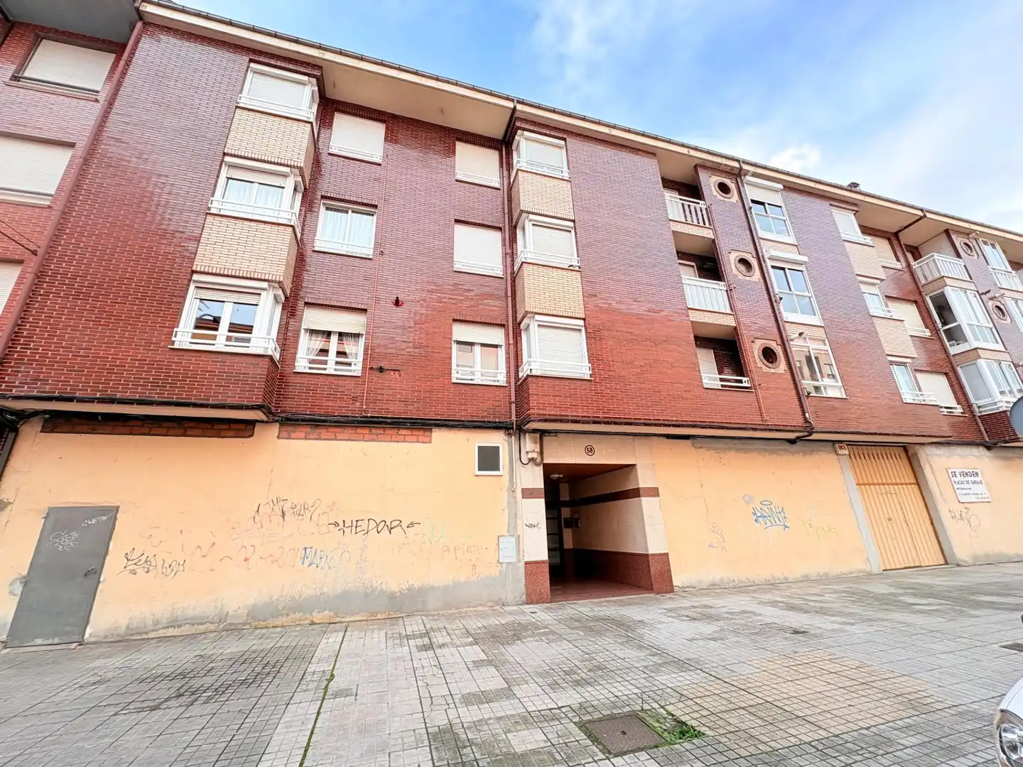Vista exterior de Apartament de lloguer en Ponferrada amb Aire condicionat, Calefacció i Terrassa