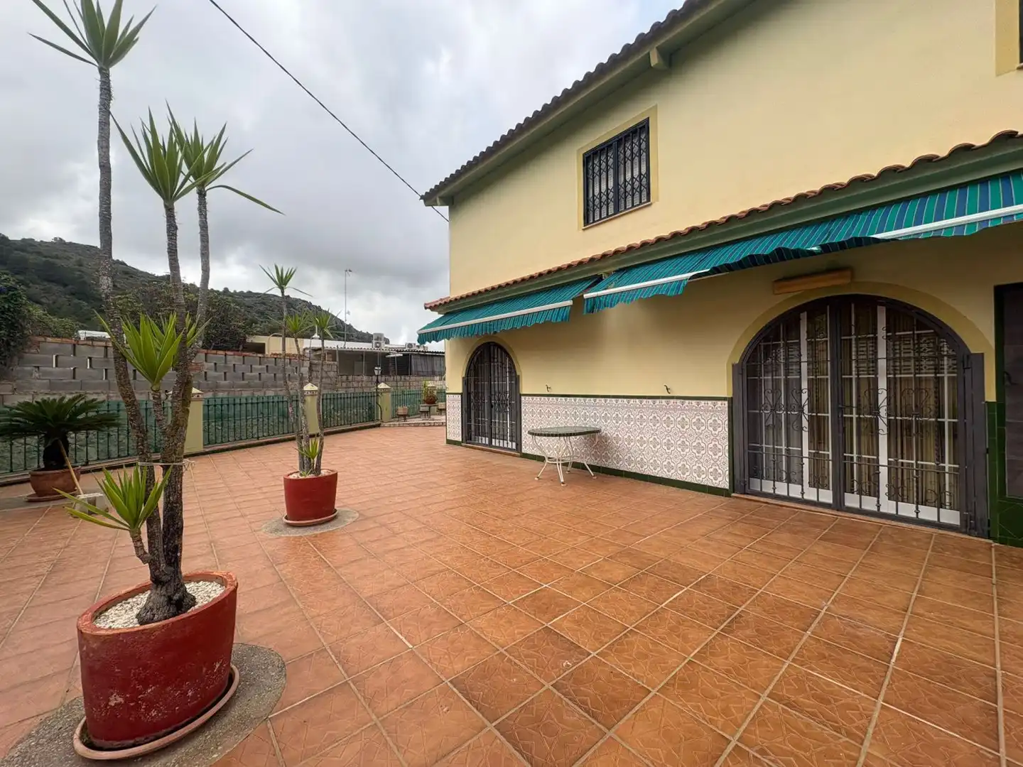 Detached house with pool for sale in Corbera