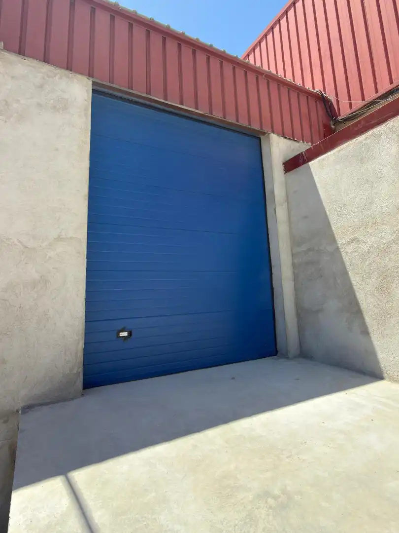 Parkplatz von Fabrikhallen zur Miete in Sentmenat