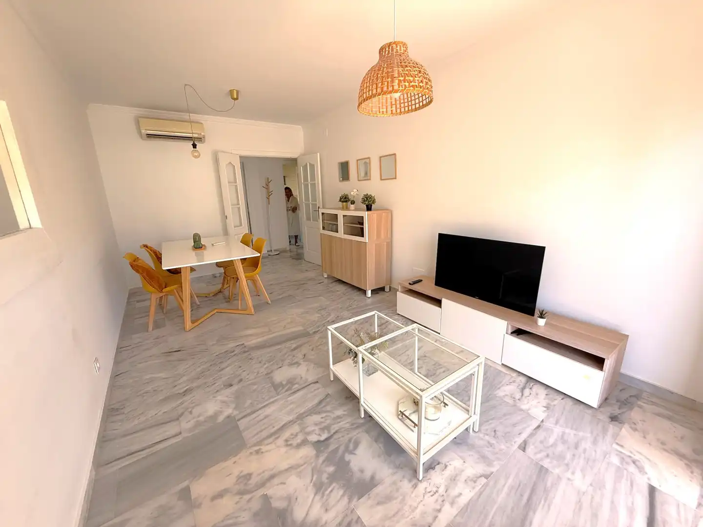 Sala de estar de Apartamento en venta en Estepona con Aire acondicionado, Terraza y Trastero
